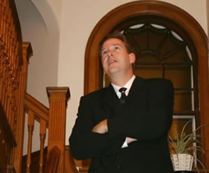 groom waiting for his bride at The Governor's House, a Vermont Bed and Breakfast specializing in elopements