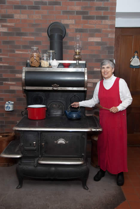 Wood cook stove in the Governor's H0use kitchen. Photo by www.orahmoore.net. 