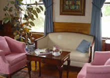 photo of the library at The Governor's House in Hyde Park